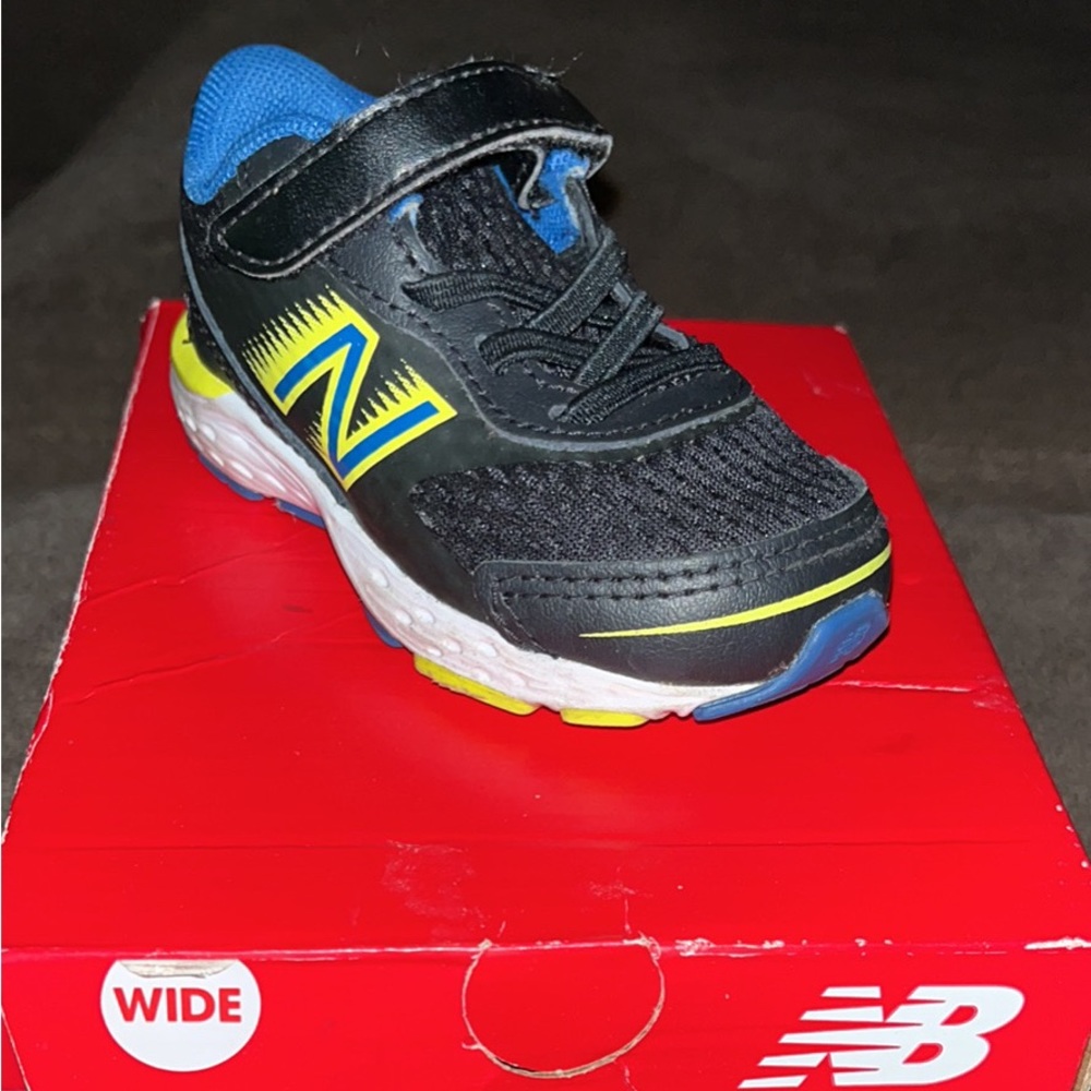 New balance baby boy sneakers size 4w